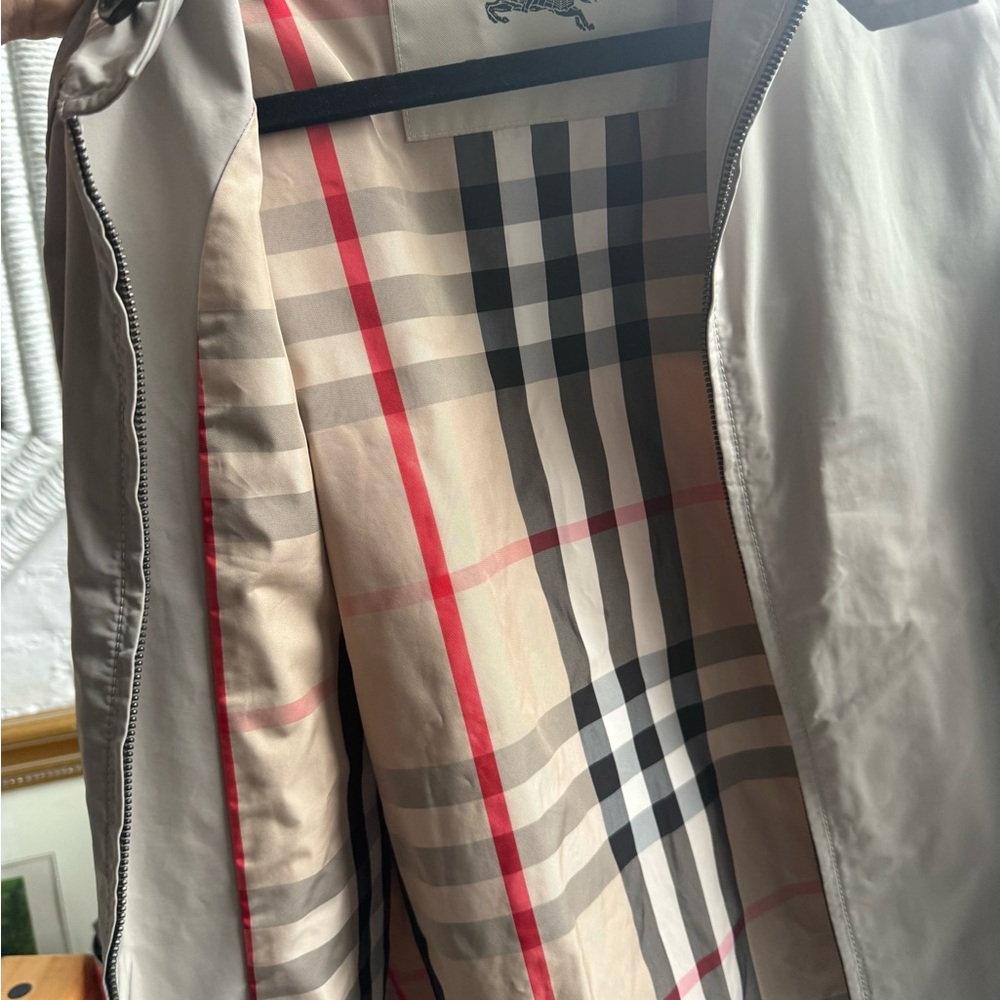 Burberry Tan Trench Coat with Checkered Lining - Picture 2 of 4